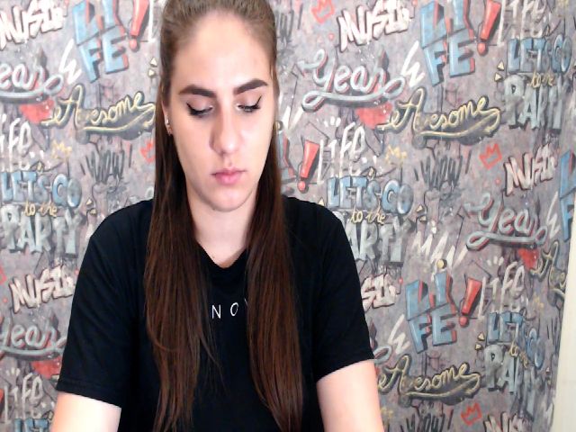 Live sex webcam photo for MollyKiss_ #255640197