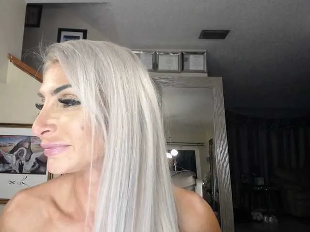 Live sex webcam photo for adrianna_fox #287953165