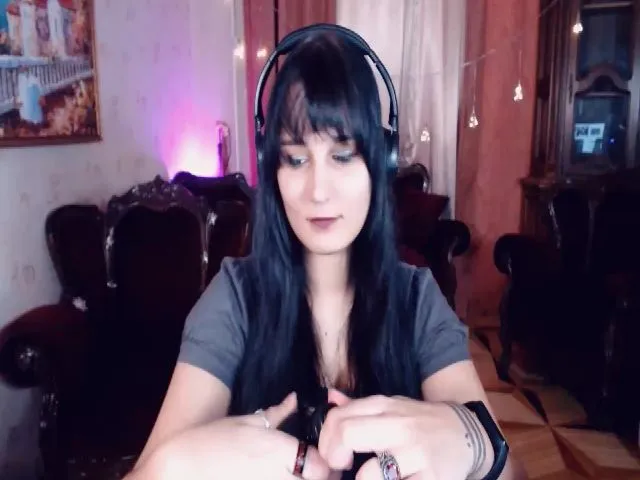 Live sex webcam photo for GraceLuv #252758540
