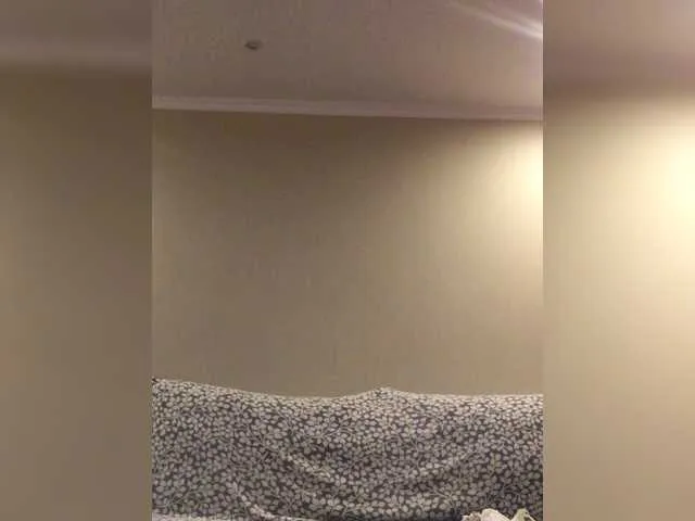 Live sex webcam photo for AhegaoMoli #258779595