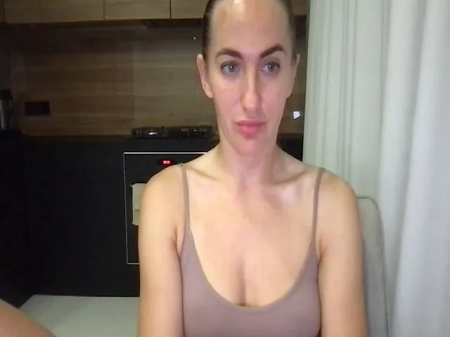 Live sex webcam photo for Angel_USA #253204887