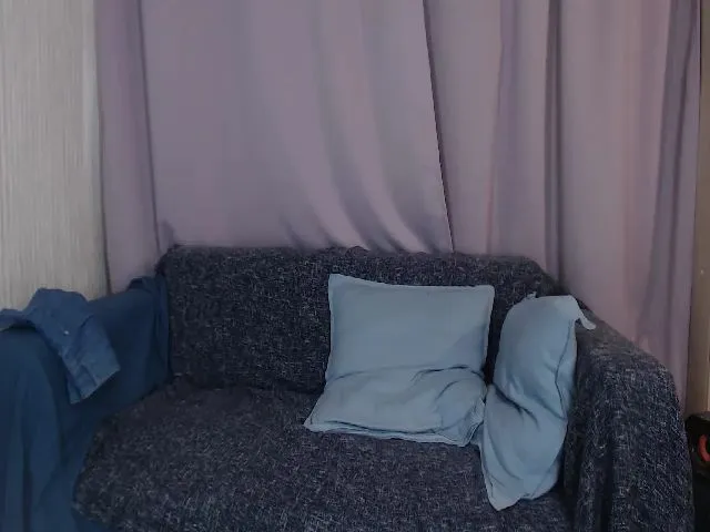 Live sex webcam photo for HotSwJenna #261105727