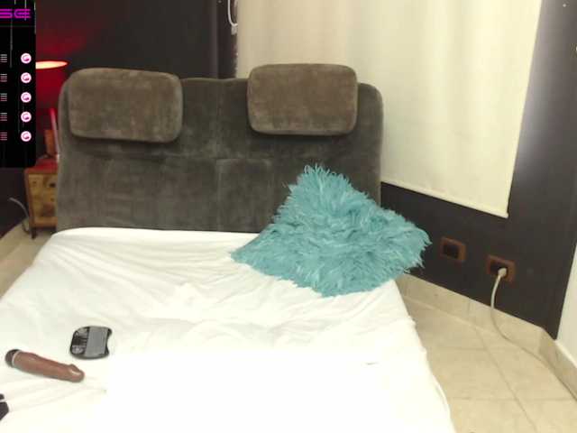 Live sex webcam photo for Zoe-Smith #248100683