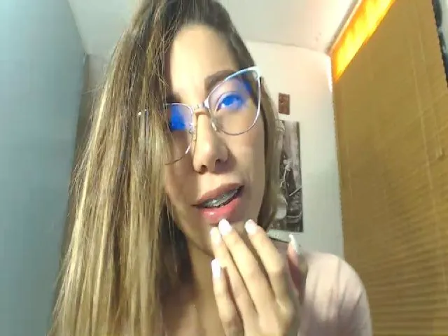 Live sex webcam photo for Violetasweett #253844488