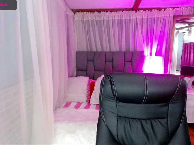 Live sex webcam photo for serena-elle #241620431