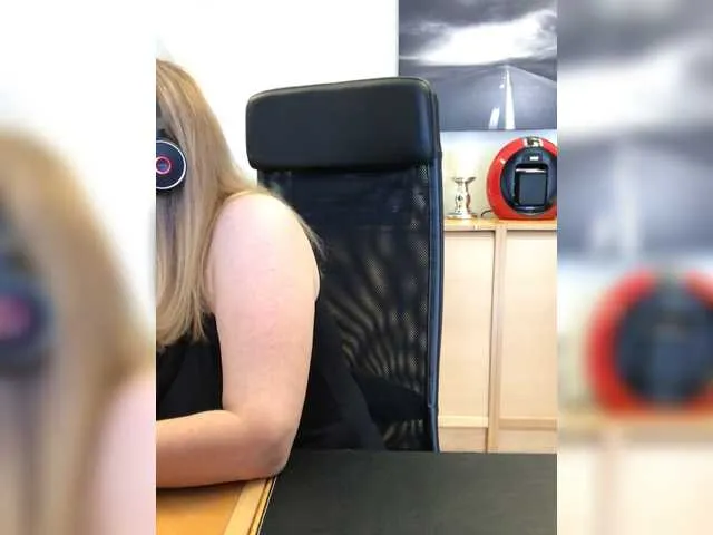 Live sex webcam photo for KristinaKesh #249234324