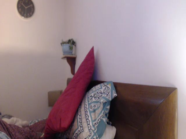 Live sex webcam photo for isabellazee2 #258411260