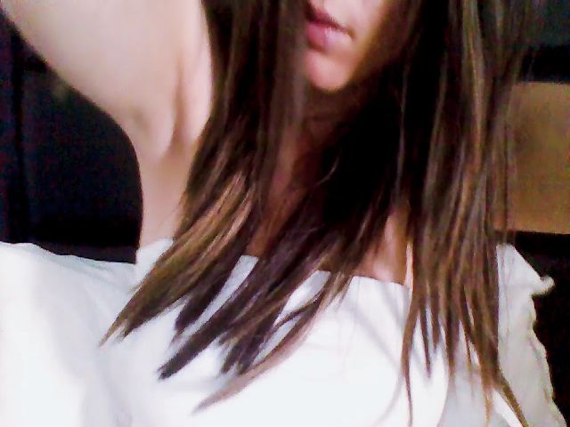 Live sex webcam photo for Isa__ #258041869