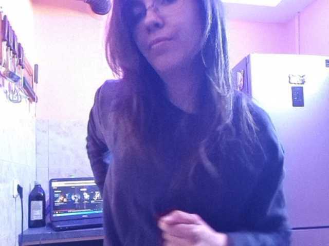 Live sex webcam photo for sexybadbitch #241210784