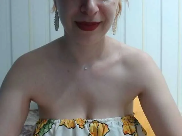 Live sex webcam photo for Alida-2 #261527806