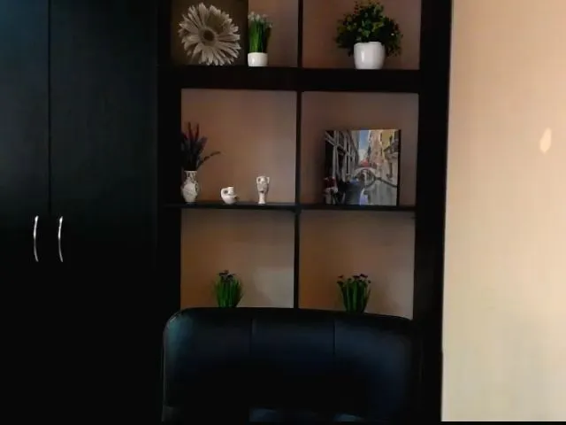 Live sex webcam photo for KailyMey #258732264