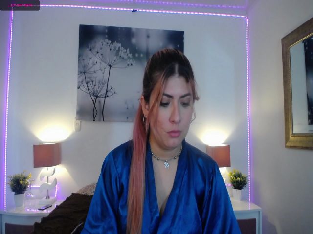 Live sex webcam photo for NicolSaenz #258255553