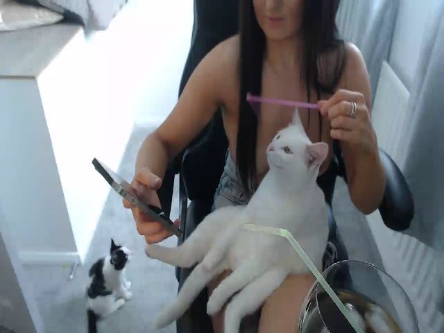 Live sex webcam photo for Crystal_MFC #264899221