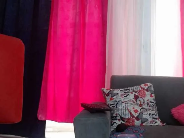 Live sex webcam photo for ladyGgold #253509178