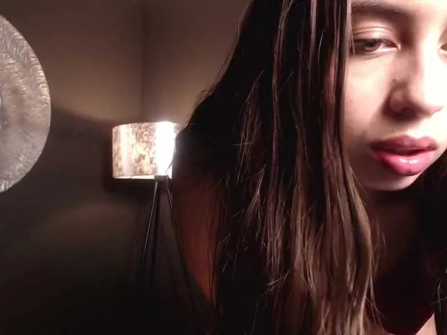 Live sex webcam photo for EllaClark #287991489