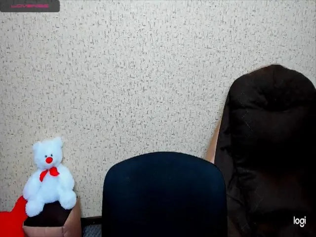 Live sex webcam photo for lilydavra #262340139