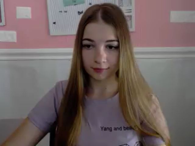 Live sex webcam photo for EmiStern #254049460