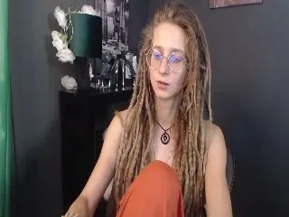 Live sex webcam photo for KINKYkeira #251853722