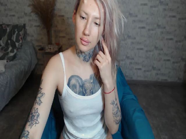 Live sex webcam photo for sexy_succubs #254003455