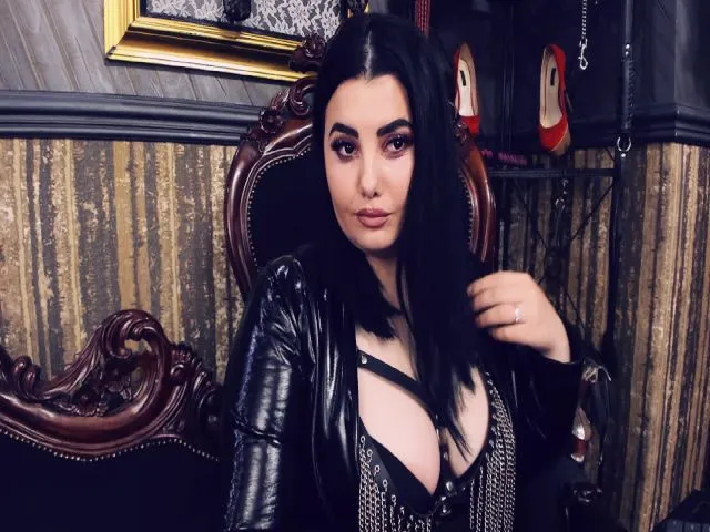 Live sex webcam photo for MelissaGlow #254863498