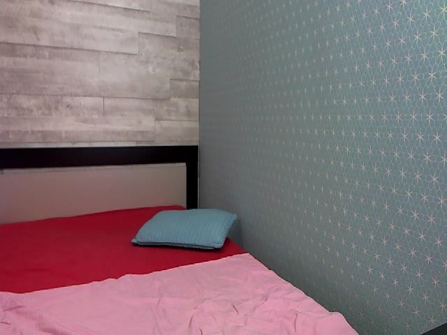 Live sex webcam photo for HugeBoobsErin #263019055