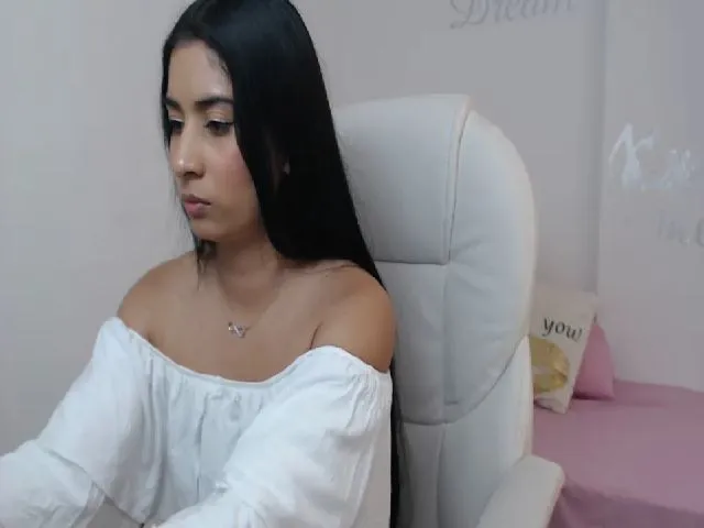 Live sex webcam photo for Hanna_milano #252843834