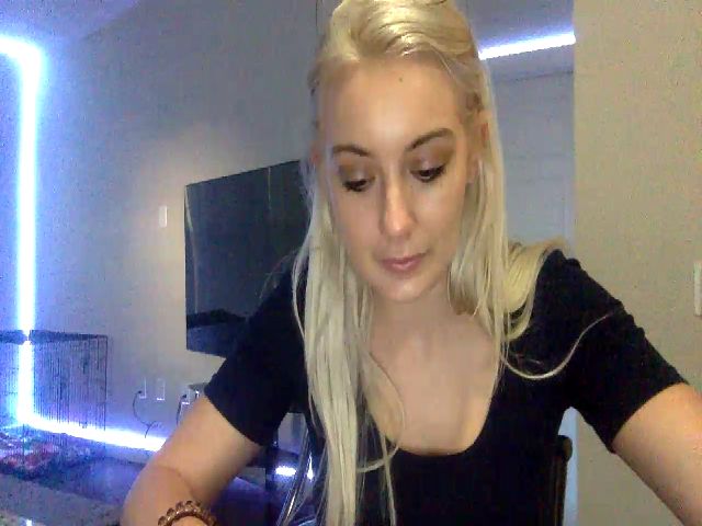 Live sex webcam photo for Sammy_gray #259676269