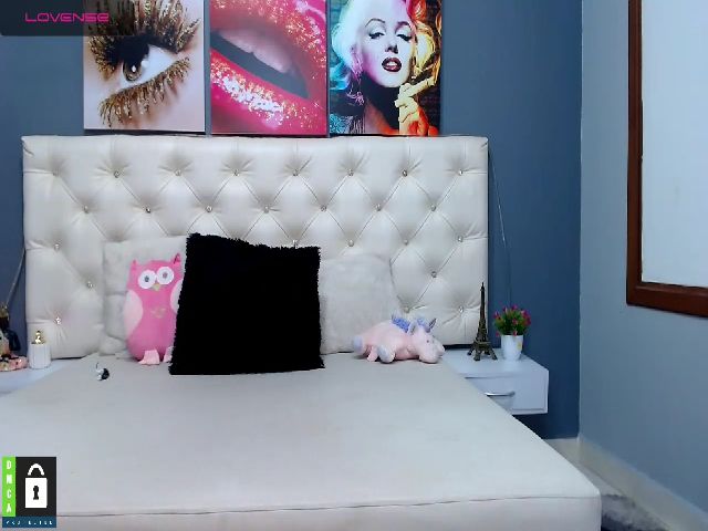 Live sex webcam photo for Mellanysquirt #263504066