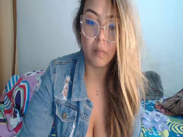 Live sex webcam photo for Samantaswet69 #255609430
