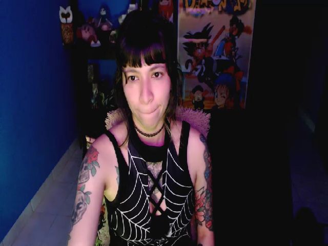 Live sex webcam photo for umaru_michae #253011398