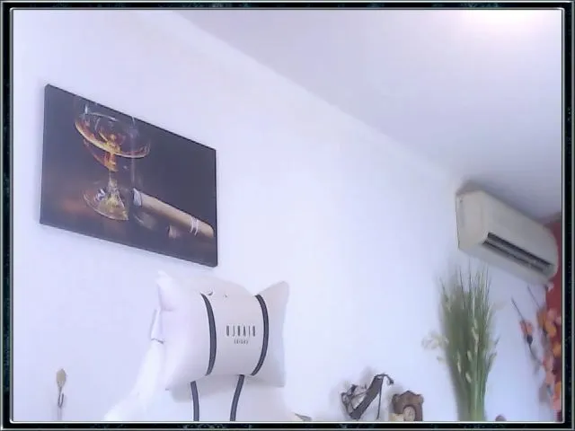 Live sex webcam photo for ClassyMelyna #257084061