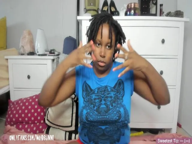 Live sex webcam photo for NoirBunni #260933014