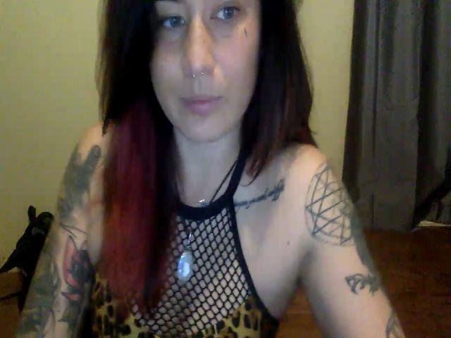 Live sex webcam photo for BillieFox_ #252401191