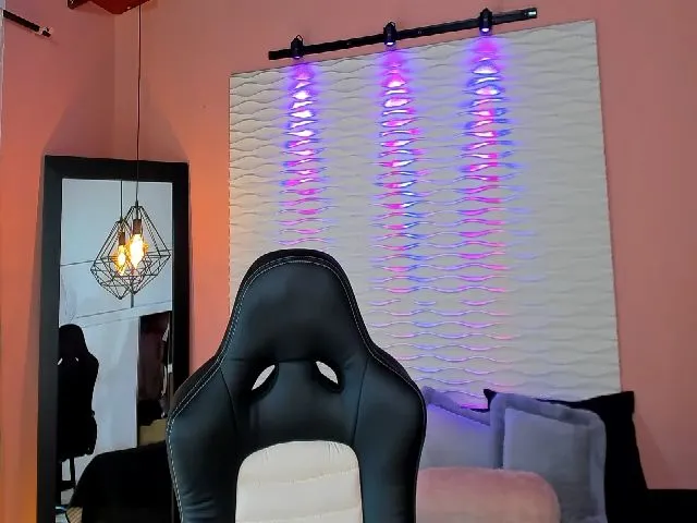 Live sex webcam photo for IsabelaBrown #253630048