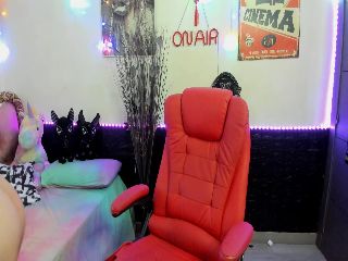 Live sex webcam photo for Lolapurple1 #251938622