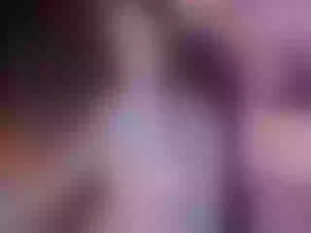 Live sex webcam photo for Miah_Peach #264078873