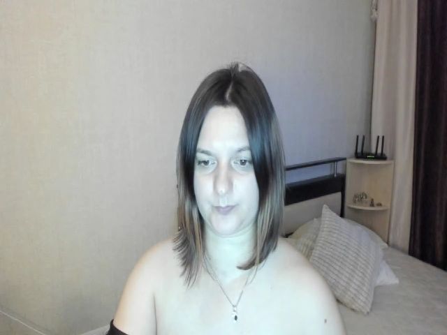 Live sex webcam photo for Miss__Angell #258918280