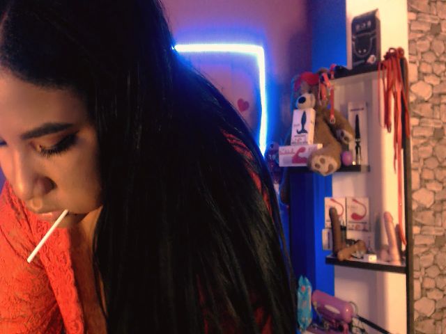 Live sex webcam photo for ELSIEMORRIS #255086715