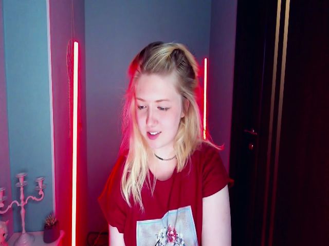 Live sex webcam photo for TinkerrBelll #262877511