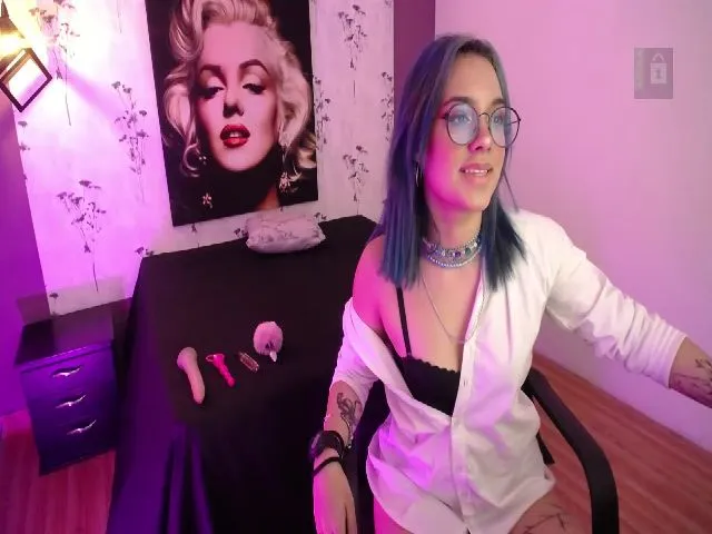 Live sex webcam photo for Spaaarkie #258694699