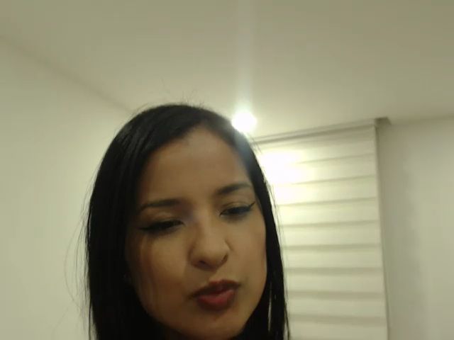Live sex webcam photo for SweetyHottie #259618372