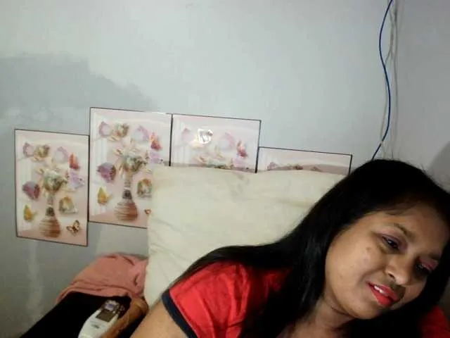 Live sex webcam photo for Indiantasha #287986096