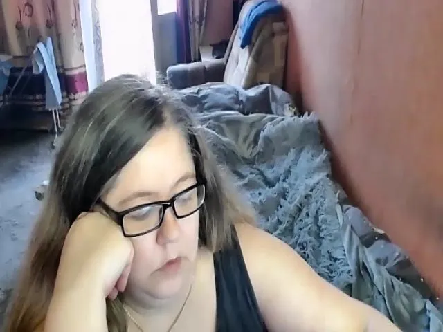 Live sex webcam photo for HotXXXGirl1 #262998635