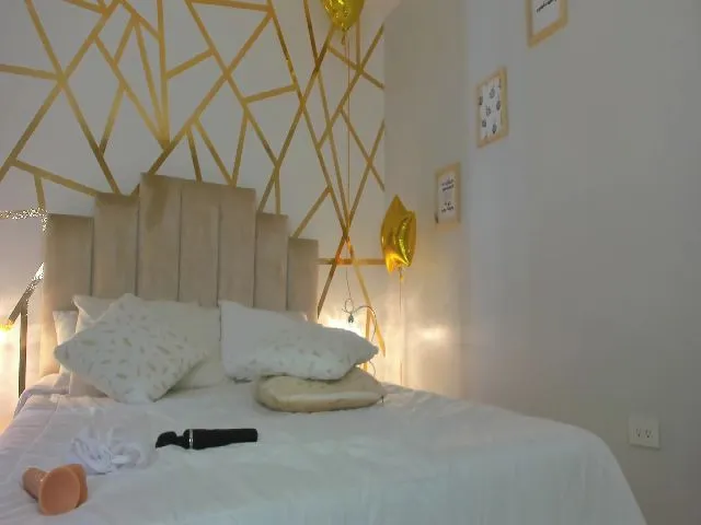 Live sex webcam photo for Candy_teen_ #257254090
