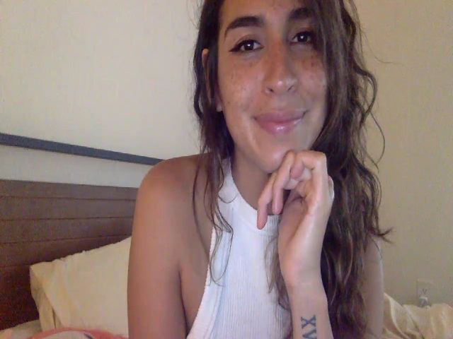 Live sex webcam photo for FreckledPoni #258282404