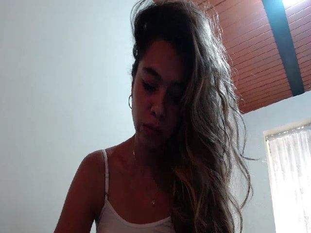 Live sex webcam photo for LaraSmiith_ #262676010