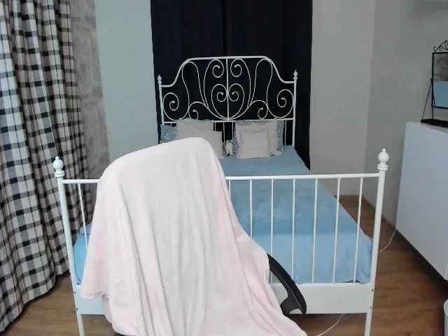 Live sex webcam photo for A11yson #256533142