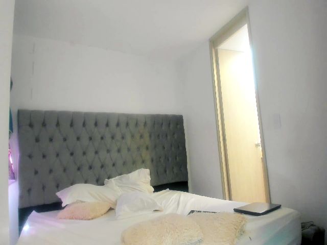 Live sex webcam photo for Afro__Goddess #264943448