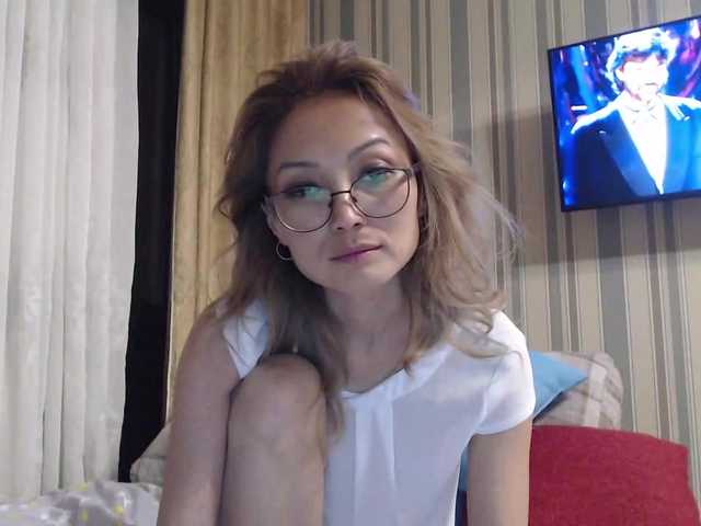 Live sex webcam photo for LiliToli1 #287998098