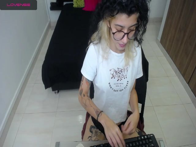 Live sex webcam photo for Myzore #254378367